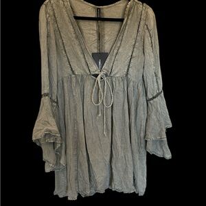 PrettyLittleThing Gray Tunic with Flared Sleeves Size 4 (NWT)